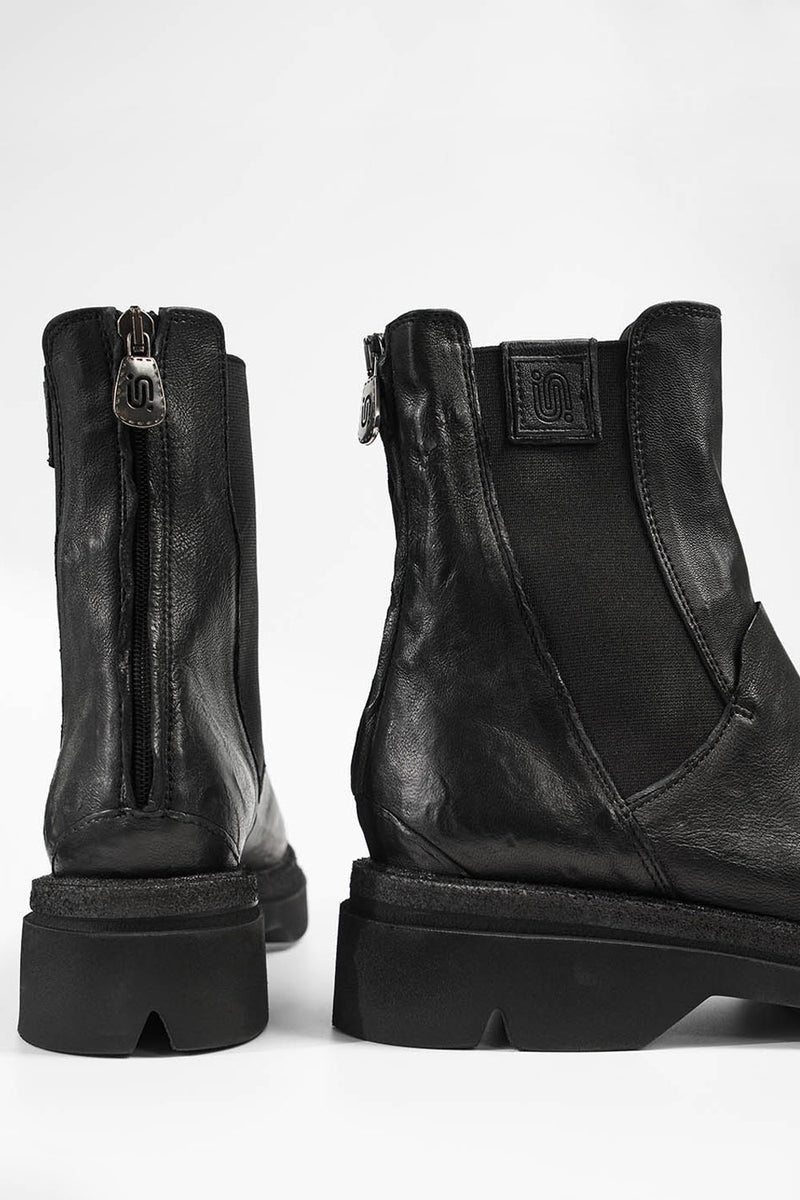 CROFT urban-black lightweight chelsea boots.