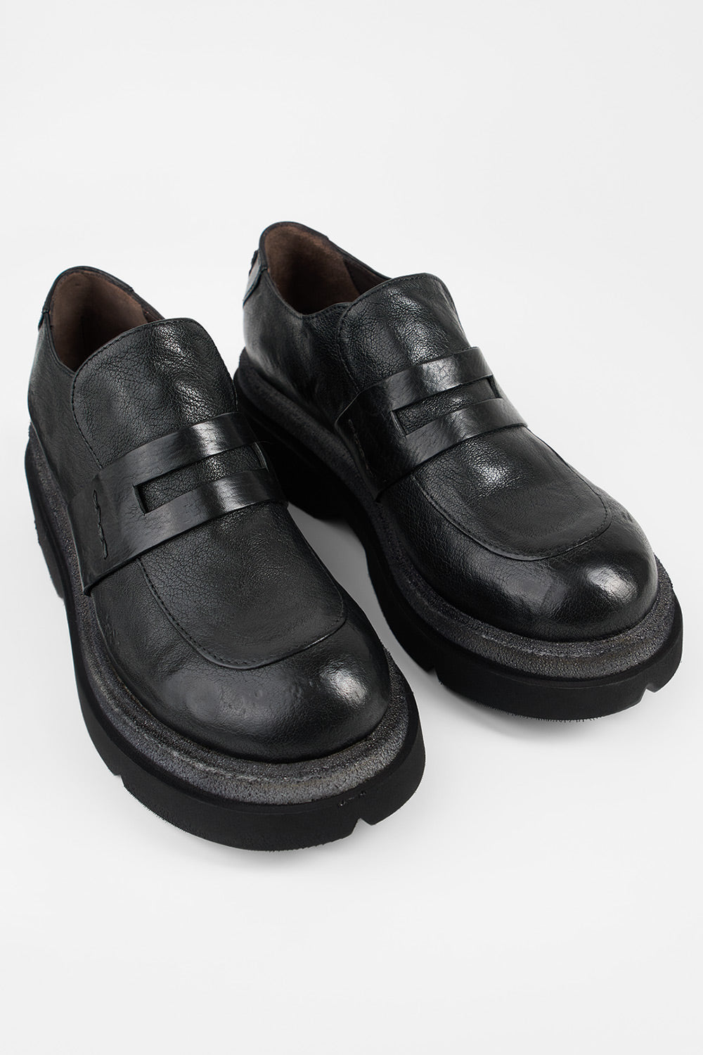 CROFT urban-black lightweight slip on shoes.