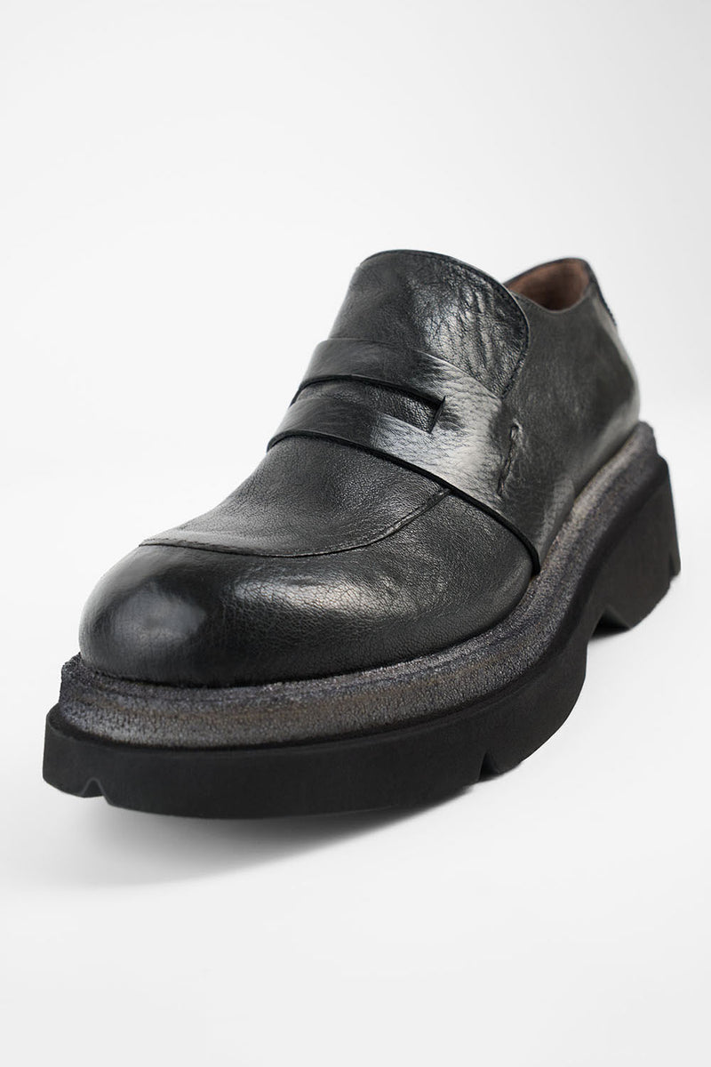 CROFT urban-black lightweight slip on shoes.