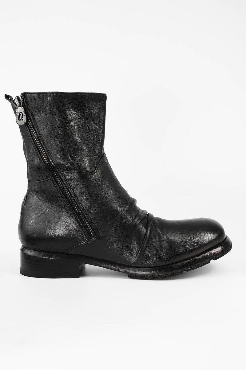 IVES urban-black laceless boots.