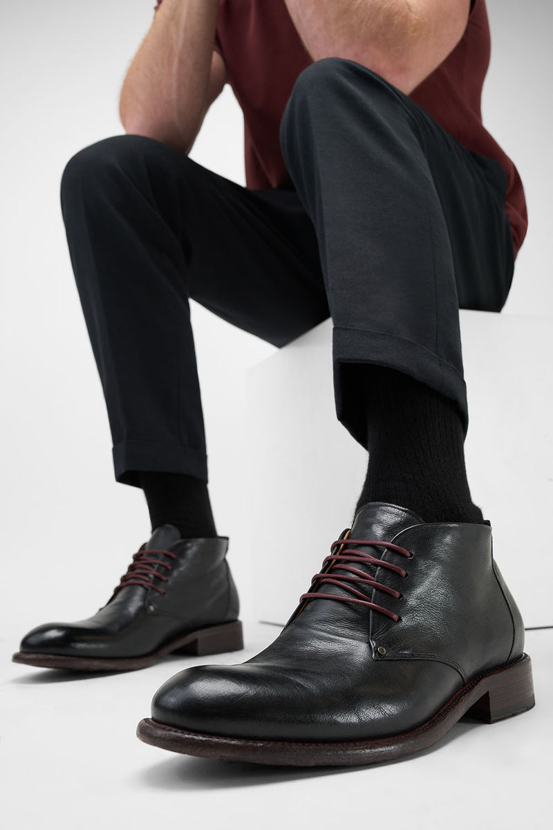 KNIGHTON jade-black chukka boots.