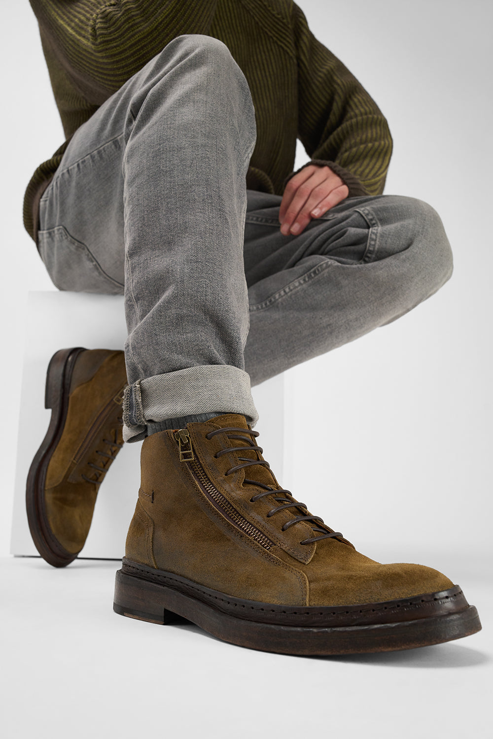 YORK tundra-brown suede welted chukka boots.