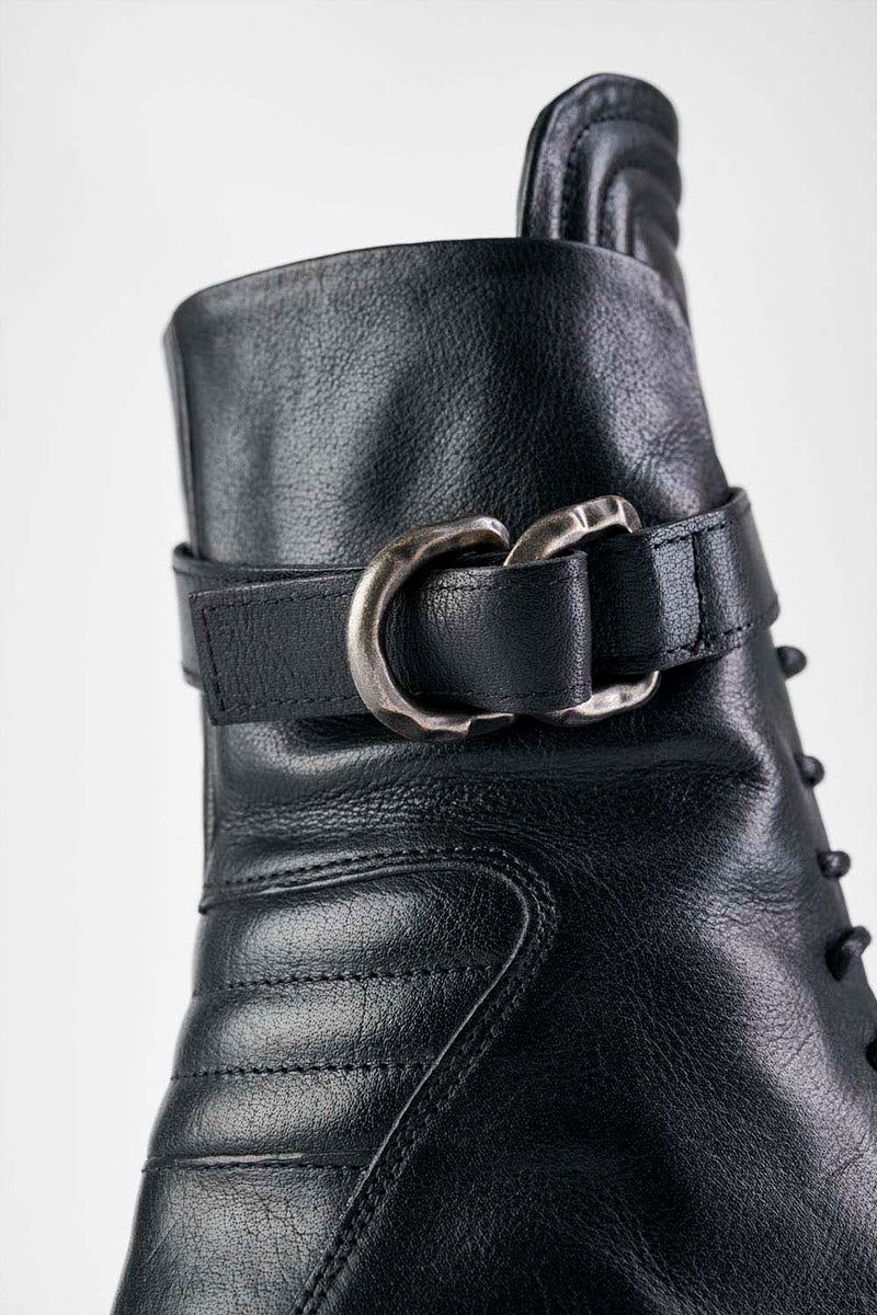 Bottega Veneta: 6 photos that prove that these shoes are the new biker boots